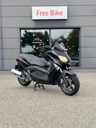 YAMAHA XMAX 125 - 2012