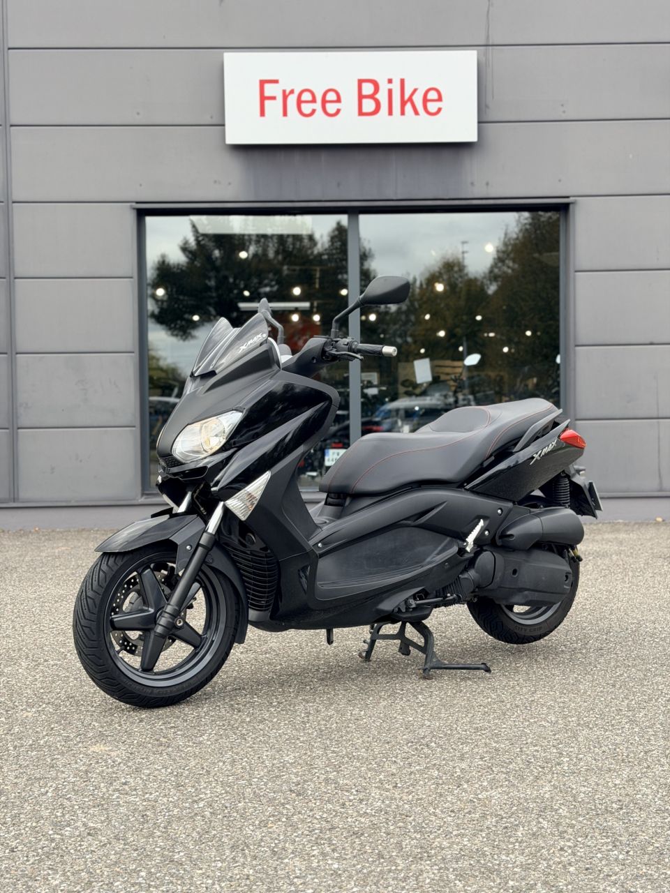 YAMAHA XMAX 125 3