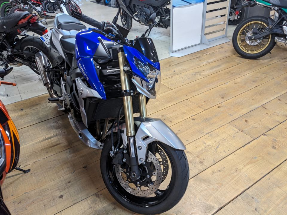 SUZUKI GSR 750 50