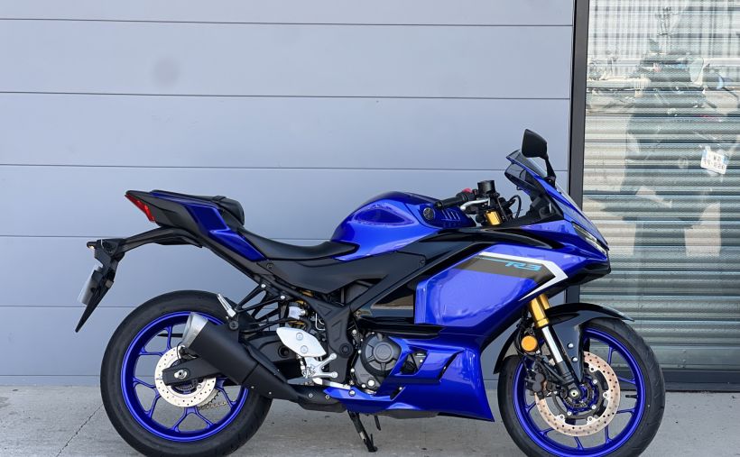 YAMAHA R3 0