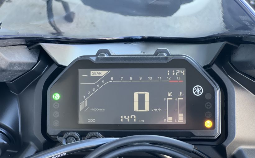 YAMAHA R3 7