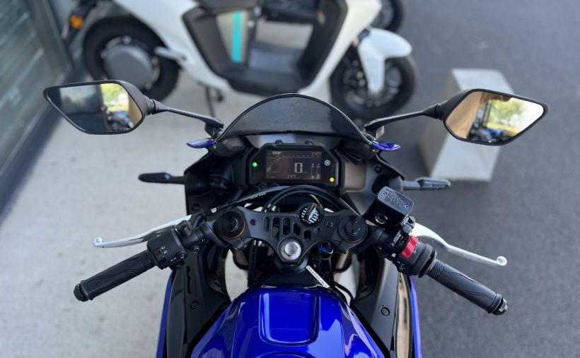 YAMAHA R3 6