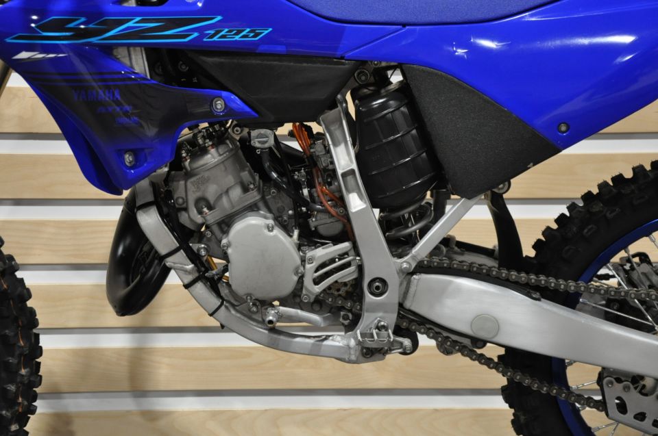YAMAHA YZ 125 8