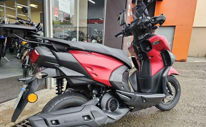 YAMAHA RayZR 125 8