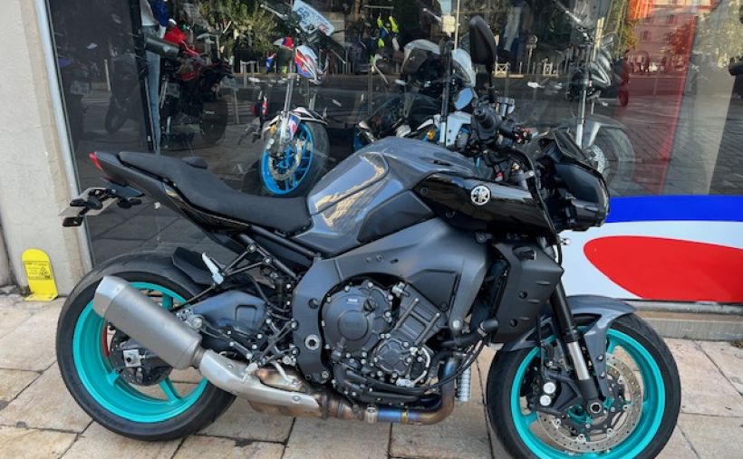 YAMAHA MT-10 0