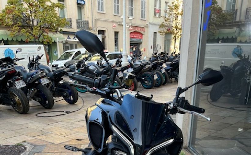 YAMAHA MT-10 6