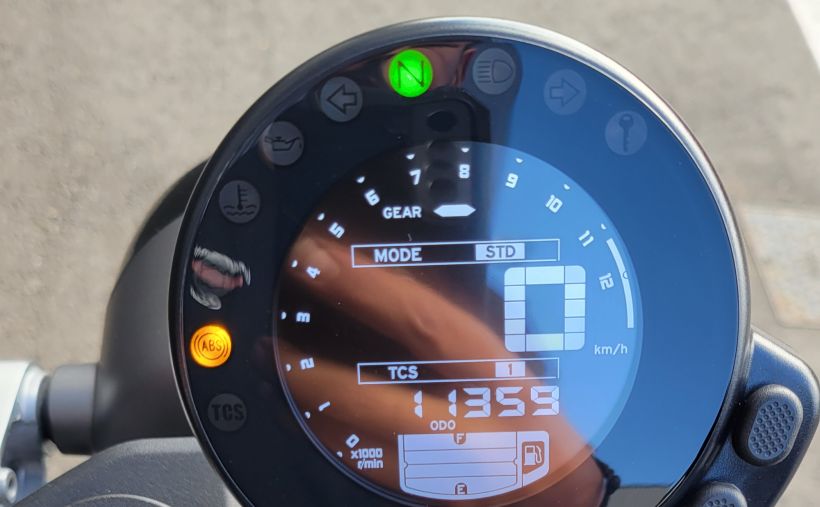 YAMAHA XSR 900 25