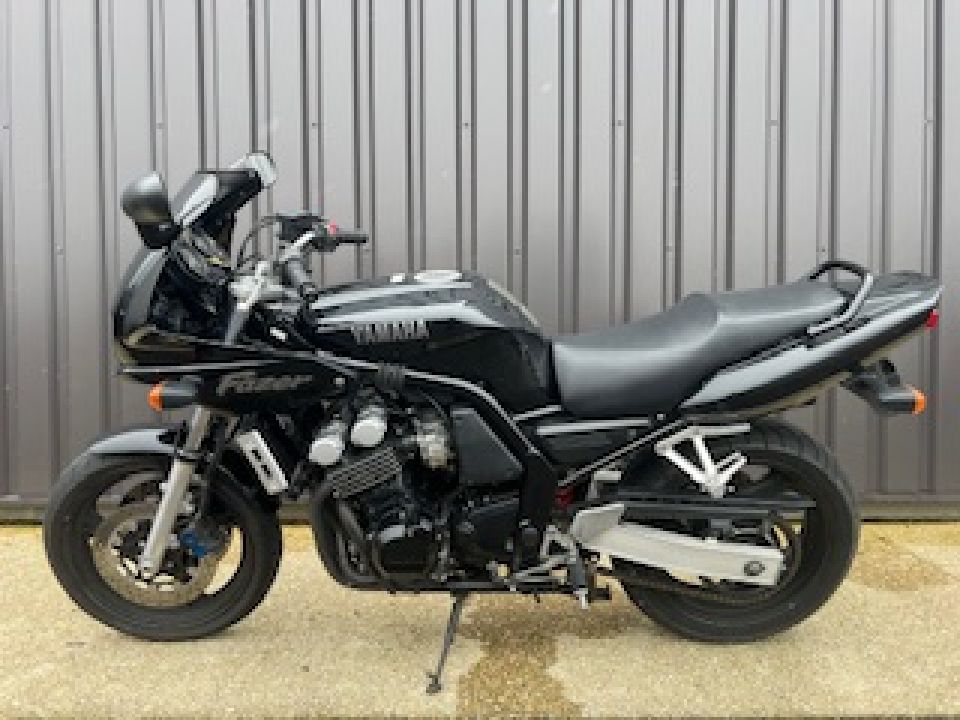 YAMAHA FZS FAZER 2