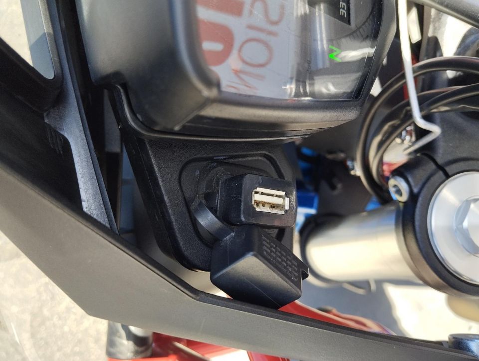 MOTO GUZZI V85 TT 850 18