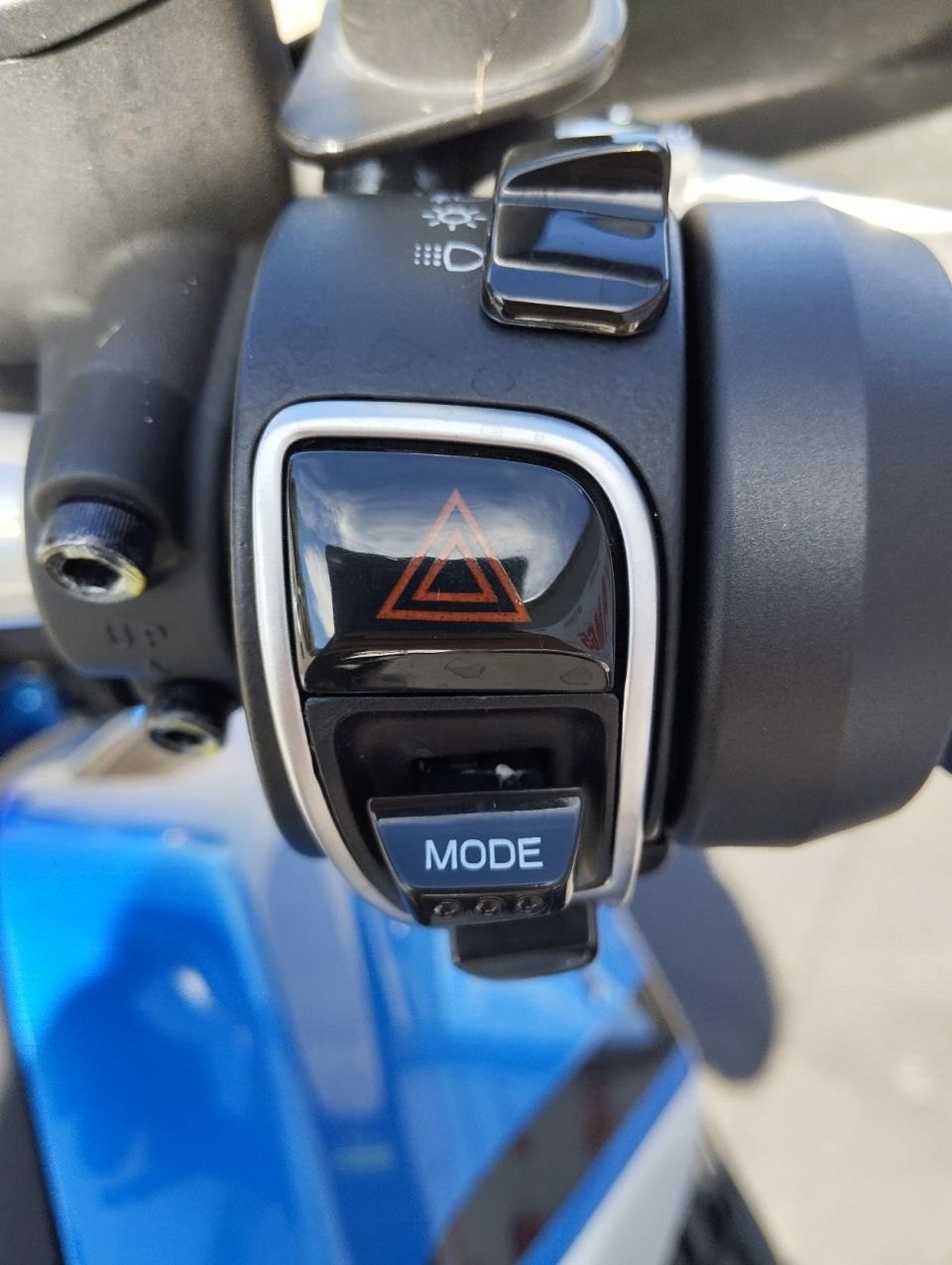 MOTO GUZZI V85 TT 850 16