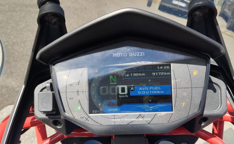 MOTO GUZZI V85 TT 850 10