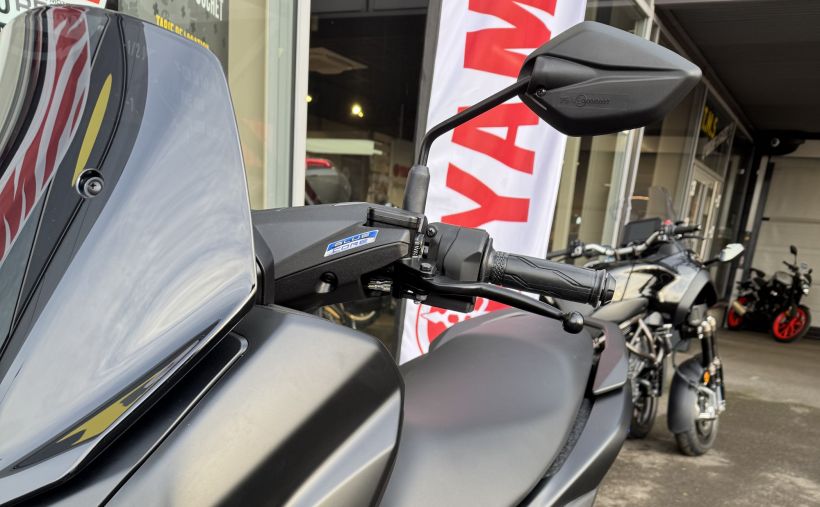 YAMAHA NMAX 125 4