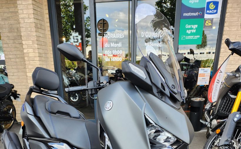 YAMAHA XMAX 125 0