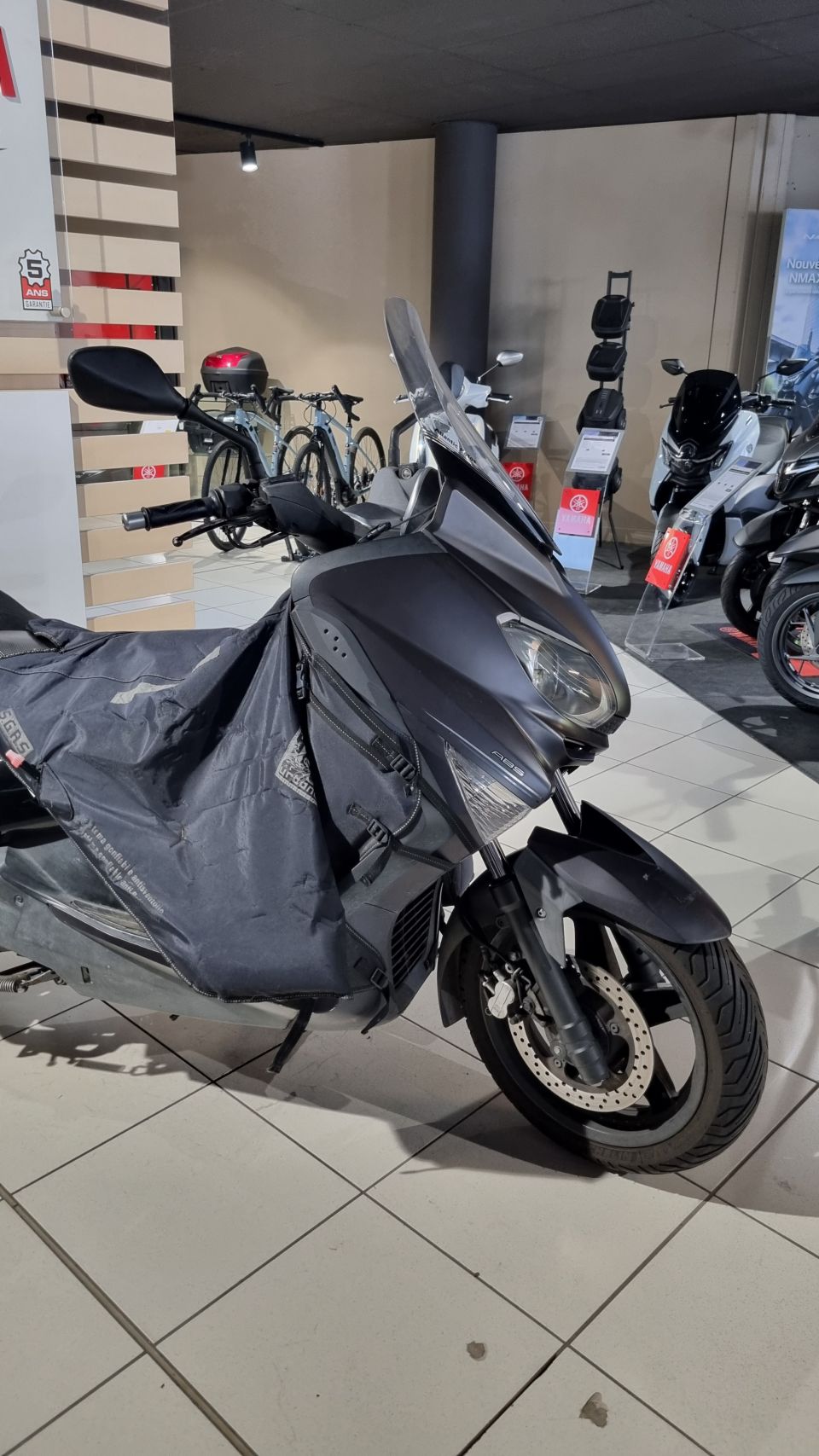YAMAHA XMAX 125 BUSINESS 1