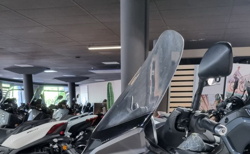 YAMAHA XMAX 125 BUSINESS 3
