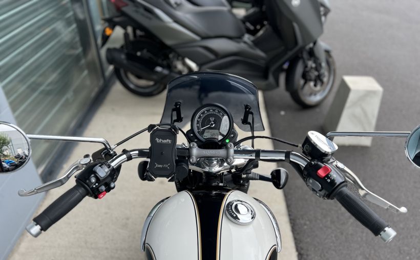 TRIUMPH BONNEVILLE SPEEDMASTER 1200 6