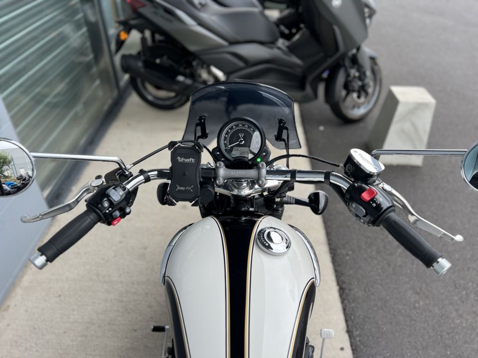 TRIUMPH BONNEVILLE SPEEDMASTER 1200 6