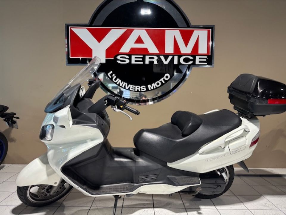 SUZUKI BURGMAN 650 1