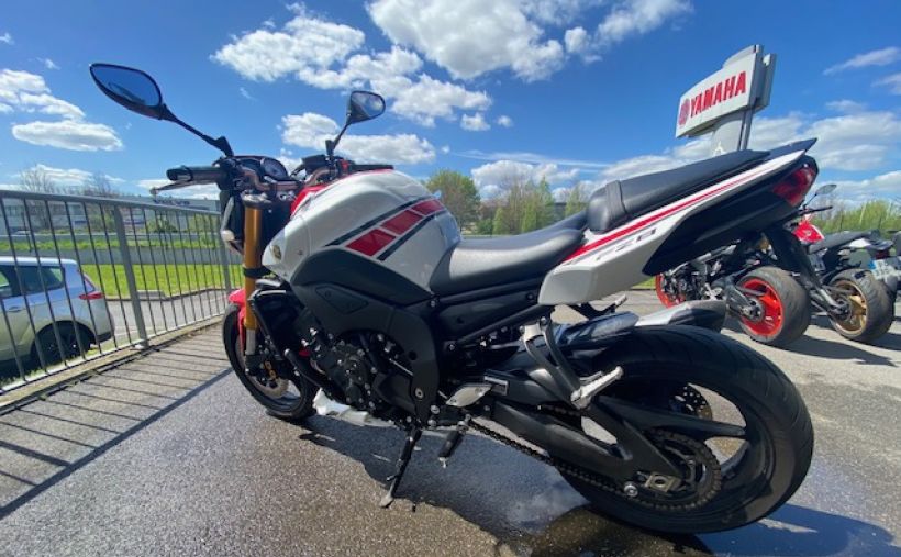 YAMAHA FZ8 N SPR 2