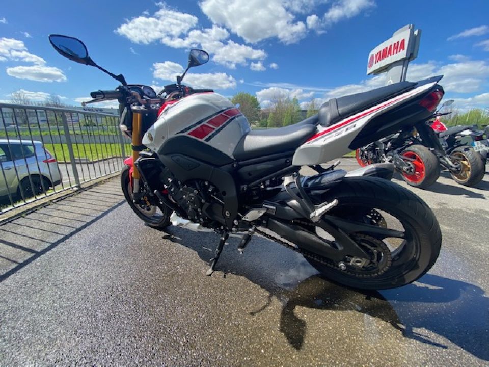 YAMAHA FZ8 N SPR 2