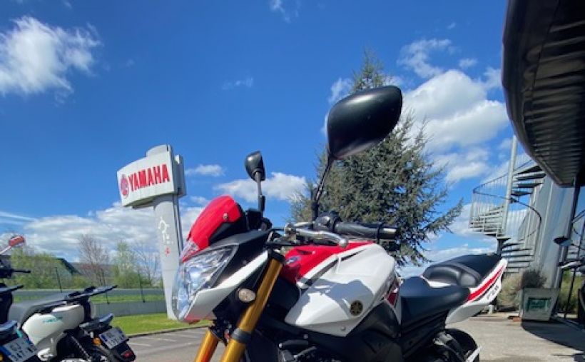 YAMAHA FZ8 N SPR 1