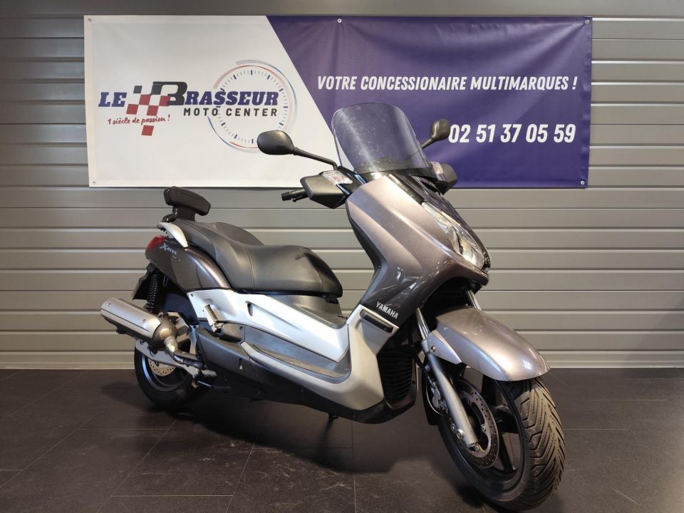 YAMAHA X-MAX 125 18