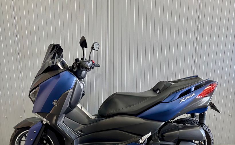 YAMAHA XMAX 125 9