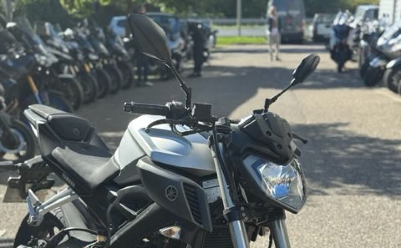 YAMAHA MT-125 0