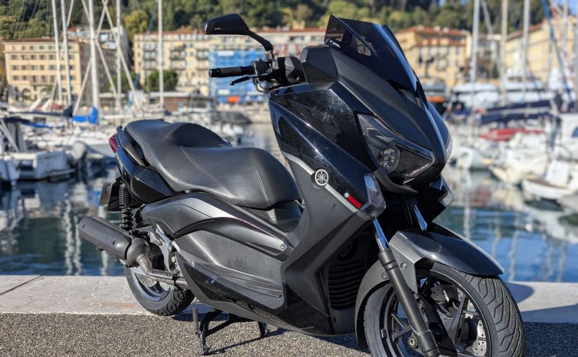 YAMAHA X-MAX 125 0