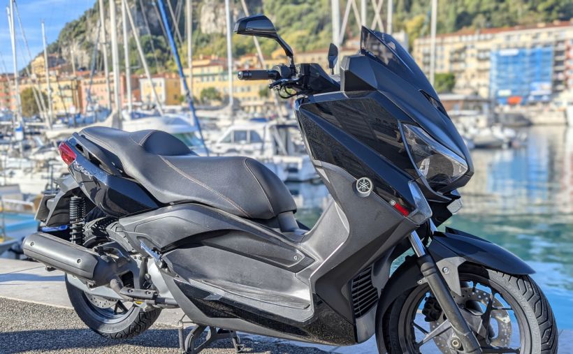 YAMAHA X-MAX 125 2