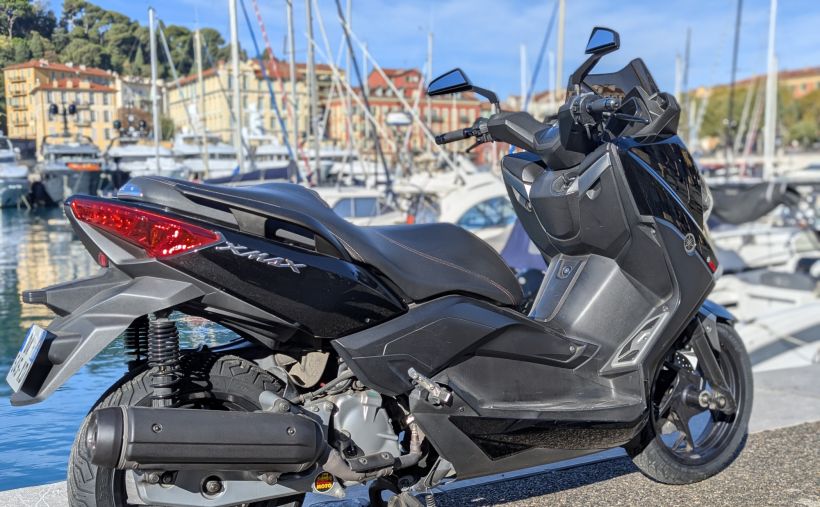 YAMAHA X-MAX 125 3