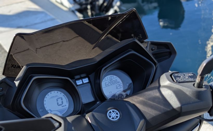 YAMAHA X-MAX 125 6