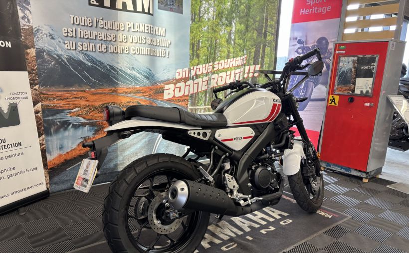 YAMAHA XSR 125 2