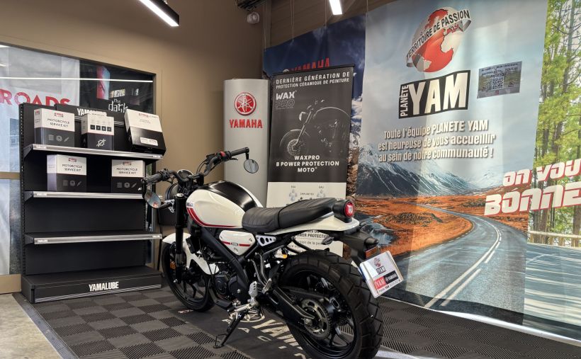 YAMAHA XSR 125 7