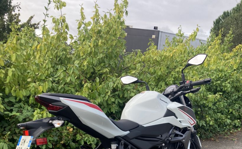 KAWASAKI Z400 3
