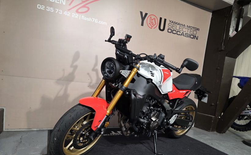 YAMAHA XSR 900 4