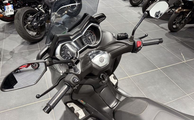 YAMAHA X-MAX 125 TECH MAX 2