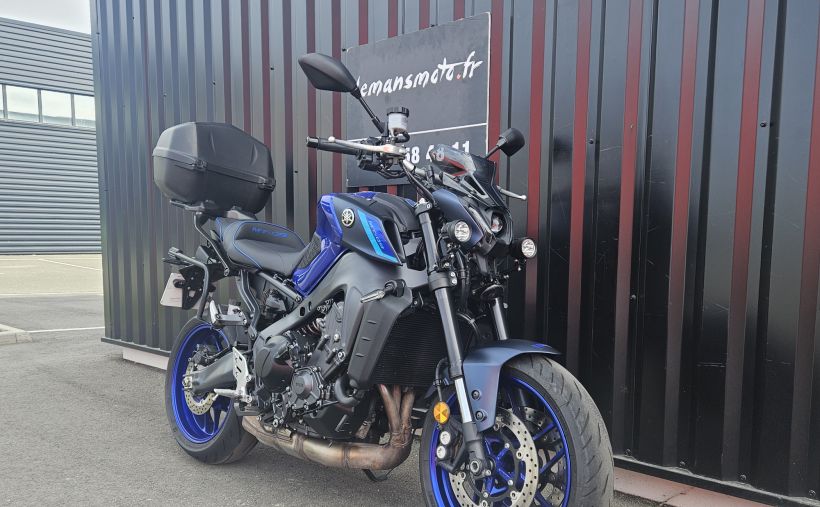 YAMAHA MT-09 3