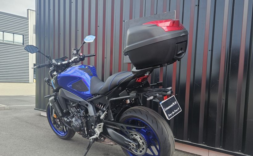 YAMAHA MT-09 4