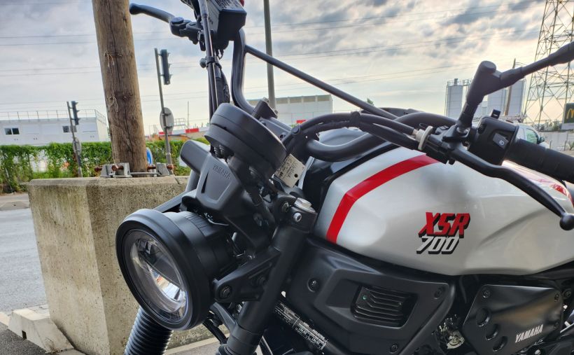 YAMAHA XSR 700 XTRIBUTE 4