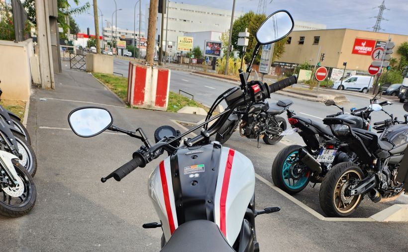 YAMAHA XSR 700 XTRIBUTE 5