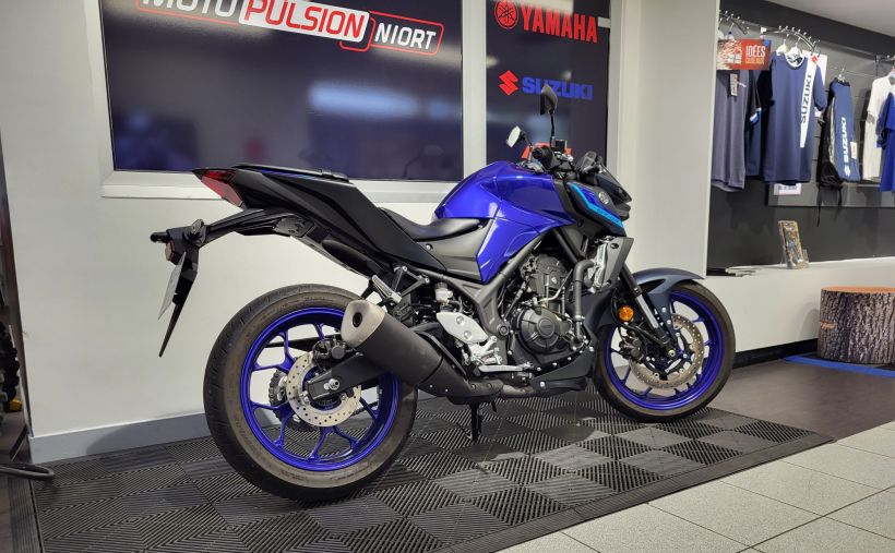 YAMAHA MT-03 2