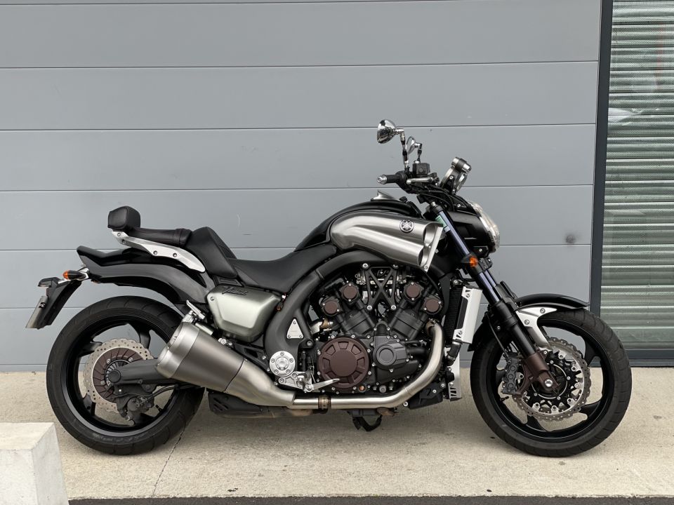 YAMAHA V-MAX 1700 0