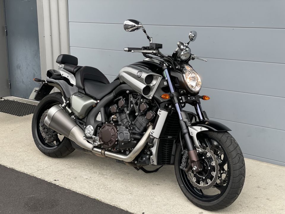 YAMAHA V-MAX 1700 1