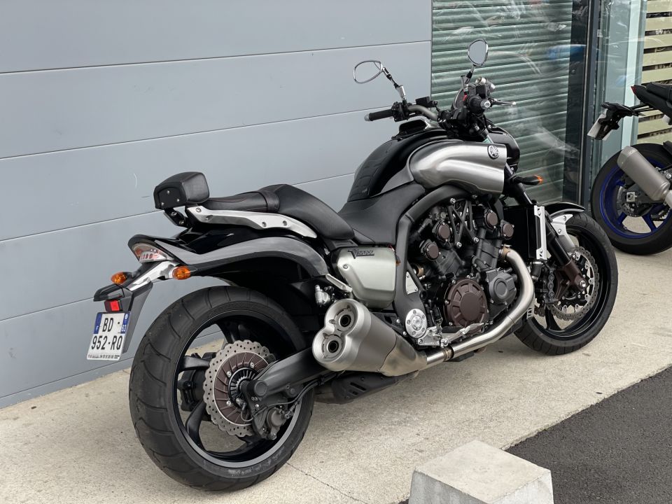 YAMAHA V-MAX 1700 2