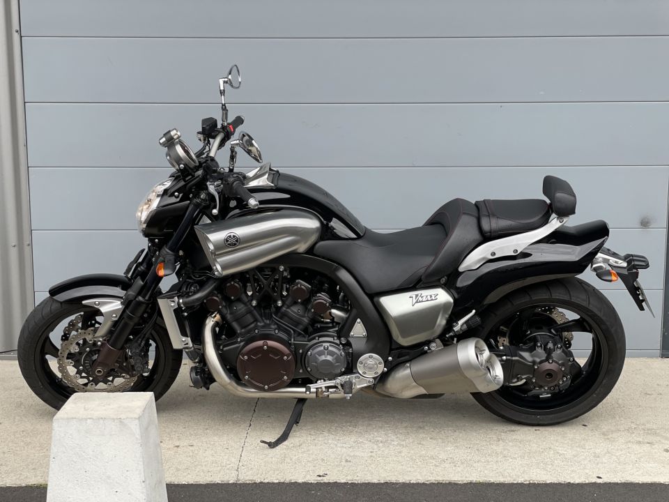 YAMAHA V-MAX 1700 3