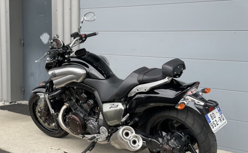 YAMAHA V-MAX 1700 5