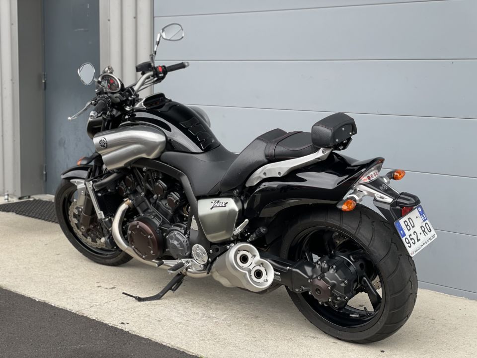 YAMAHA V-MAX 1700 5