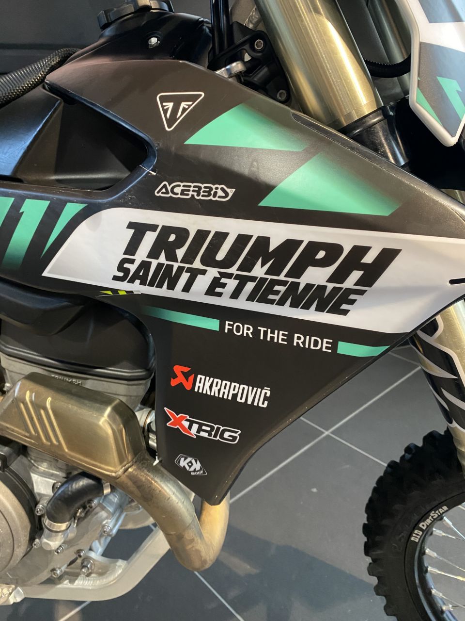 TRIUMPH TF 250-X 1