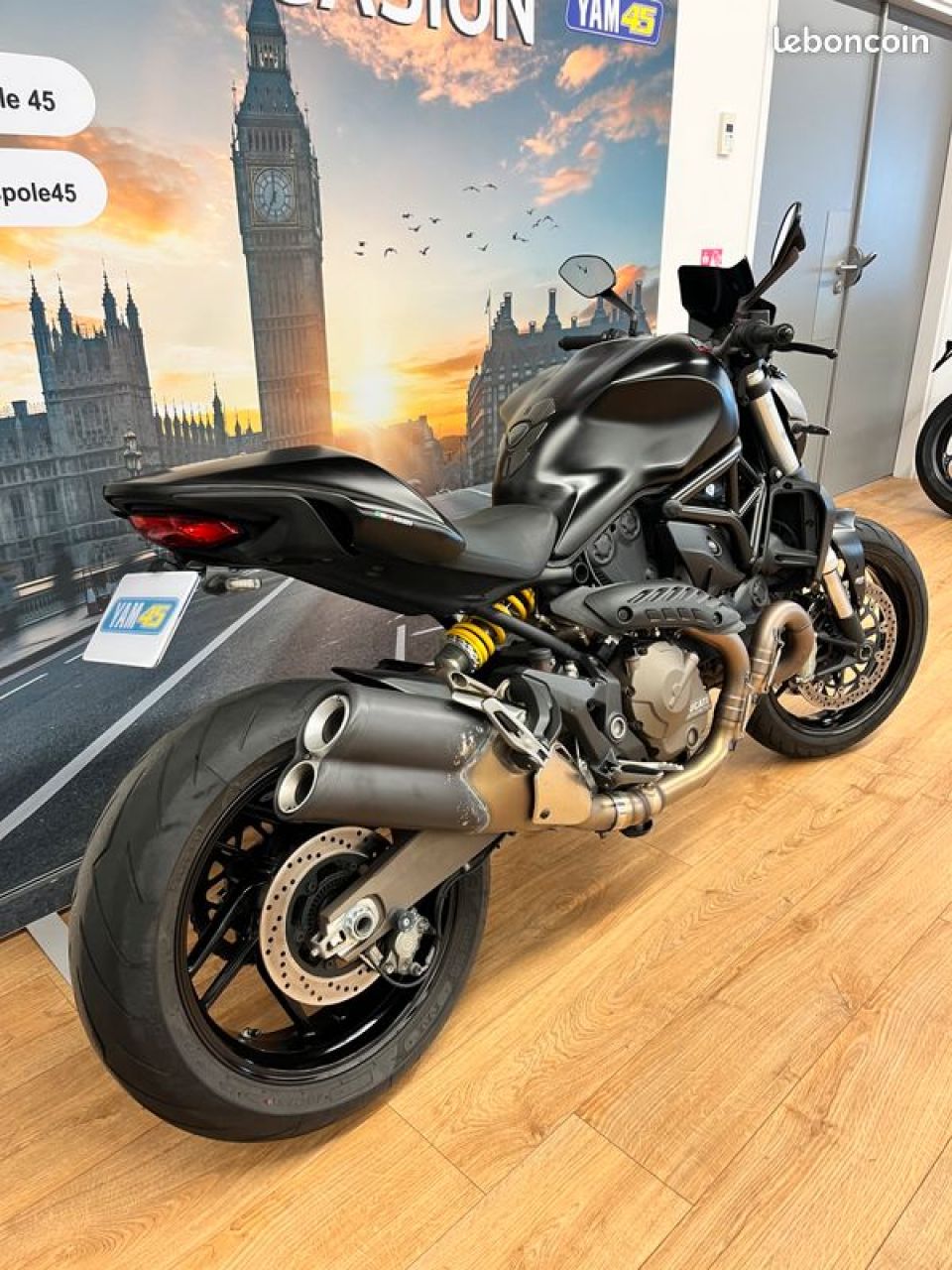 DUCATI MONSTER 821 6